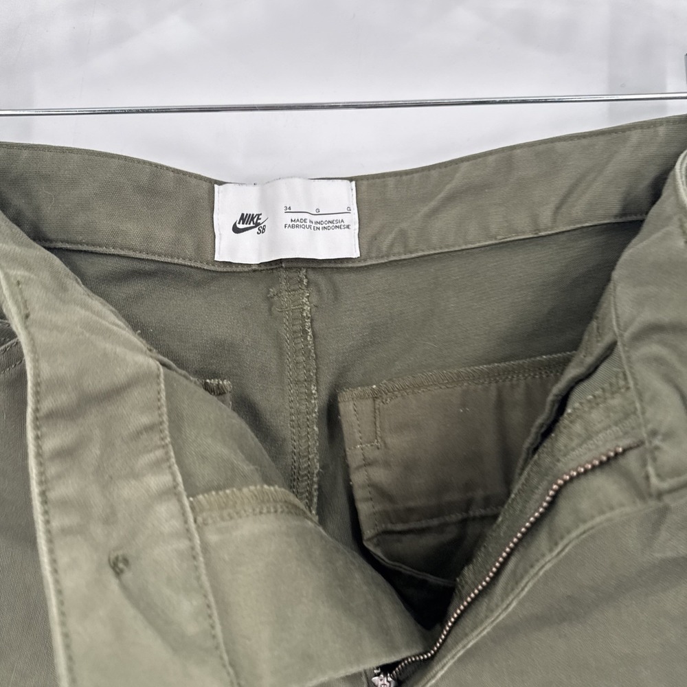 Nike SB Shorts Mens Size 34 Cargo Chino Army Green 'DH2939-325' Pockets EUC - Picture 5 of 13